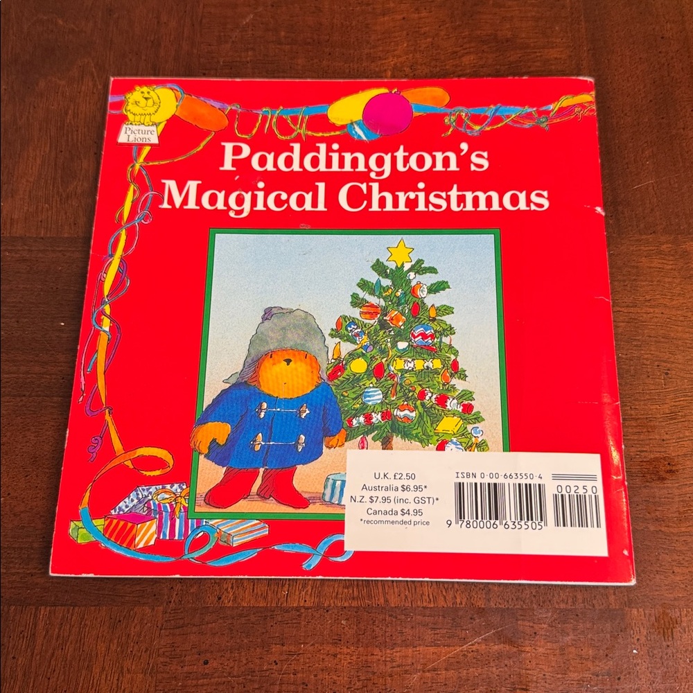 Paddington's Magical Christmas Book - Picture 3 of 4